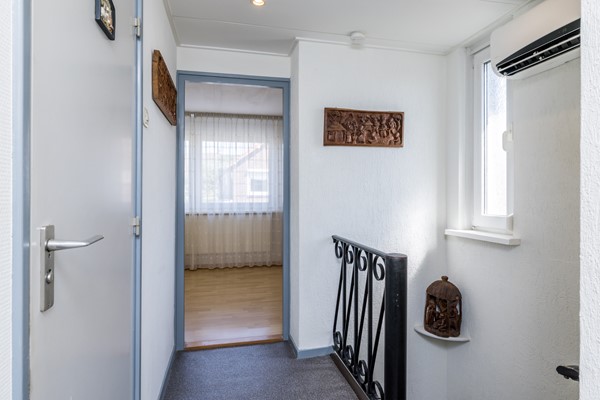 Foto - Te koop: Ruime gemoderniseerde instapklare hoekwoning met veel woonoppervlakte en tuin in de wijk Pronsebroek te Heerlen